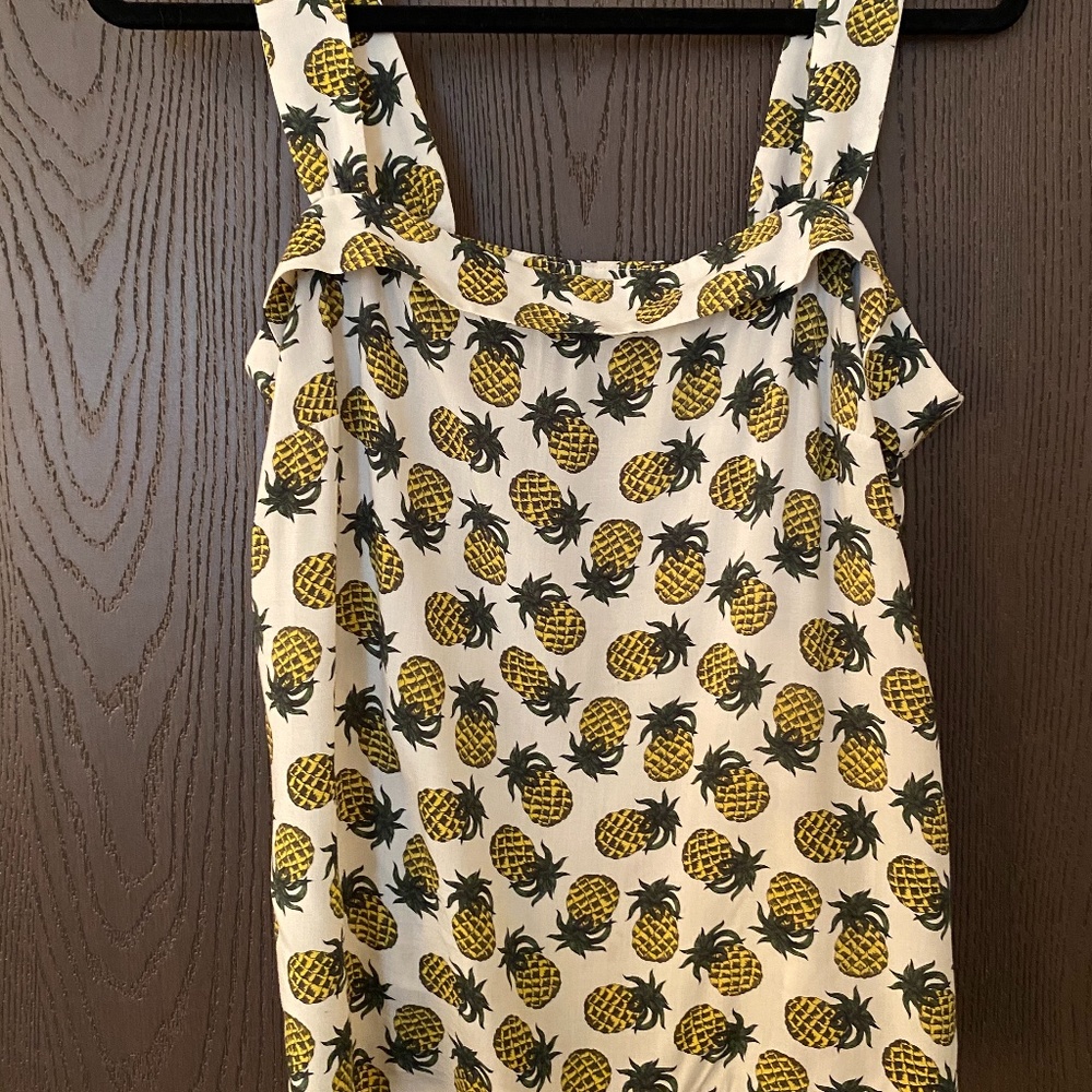 Pineapple-print tank